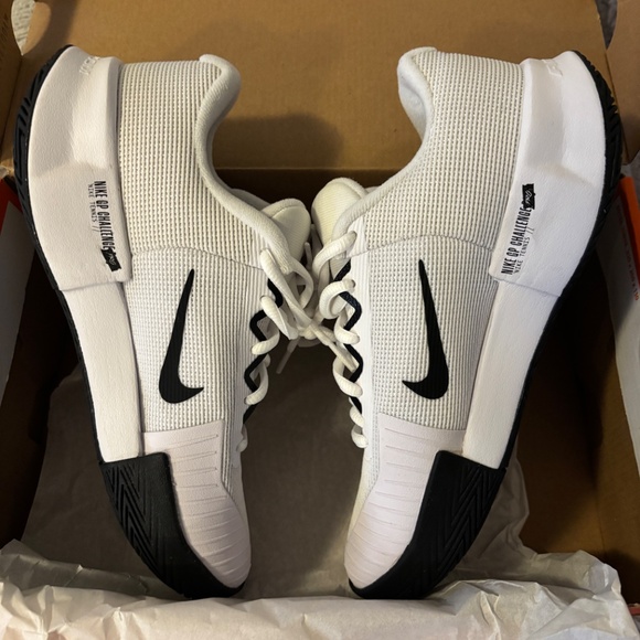 Nike Women’s GP Challenge Pro Hard Court Shoes in white/black-white - Picture 5 of 6